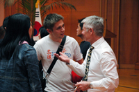 Anaheim University Graduate School of Education Dean Dr. David Nunan speaks to Hanyang Cyber University students after the seminar