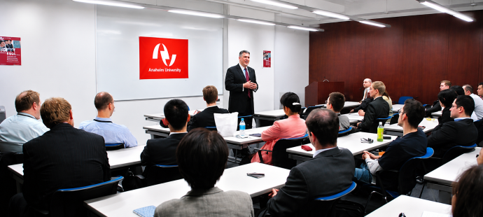 FedEx Kinko's Japan Co., Ltd. Managing Director Lawnie Shults Seminar: "After the Merger"