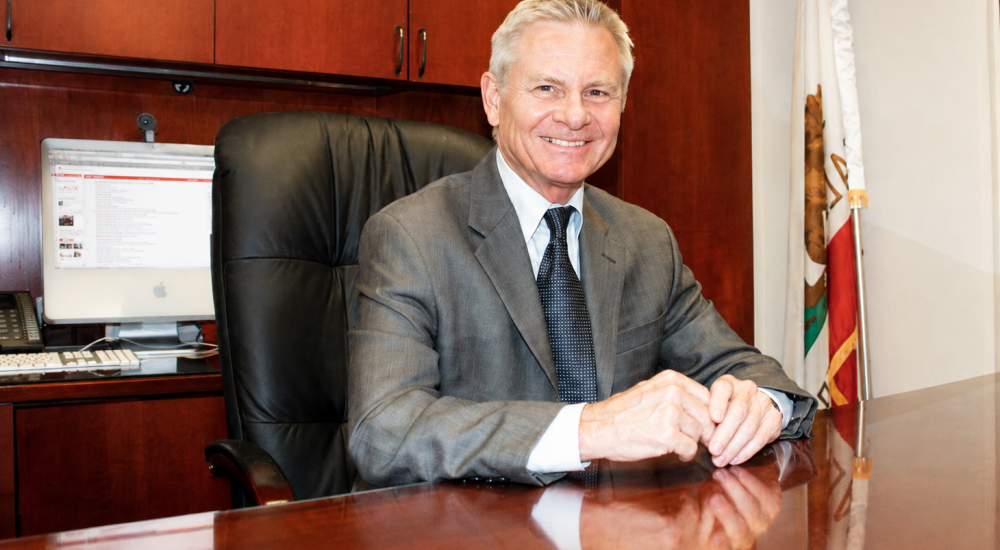Dr. David Nunan